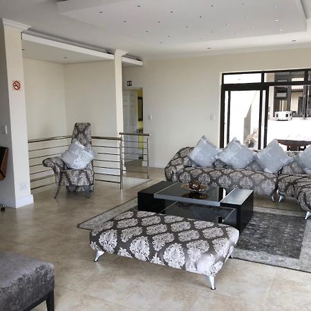 Coral Beach Bed & Breakfast Ист-Лондон Экстерьер фото
