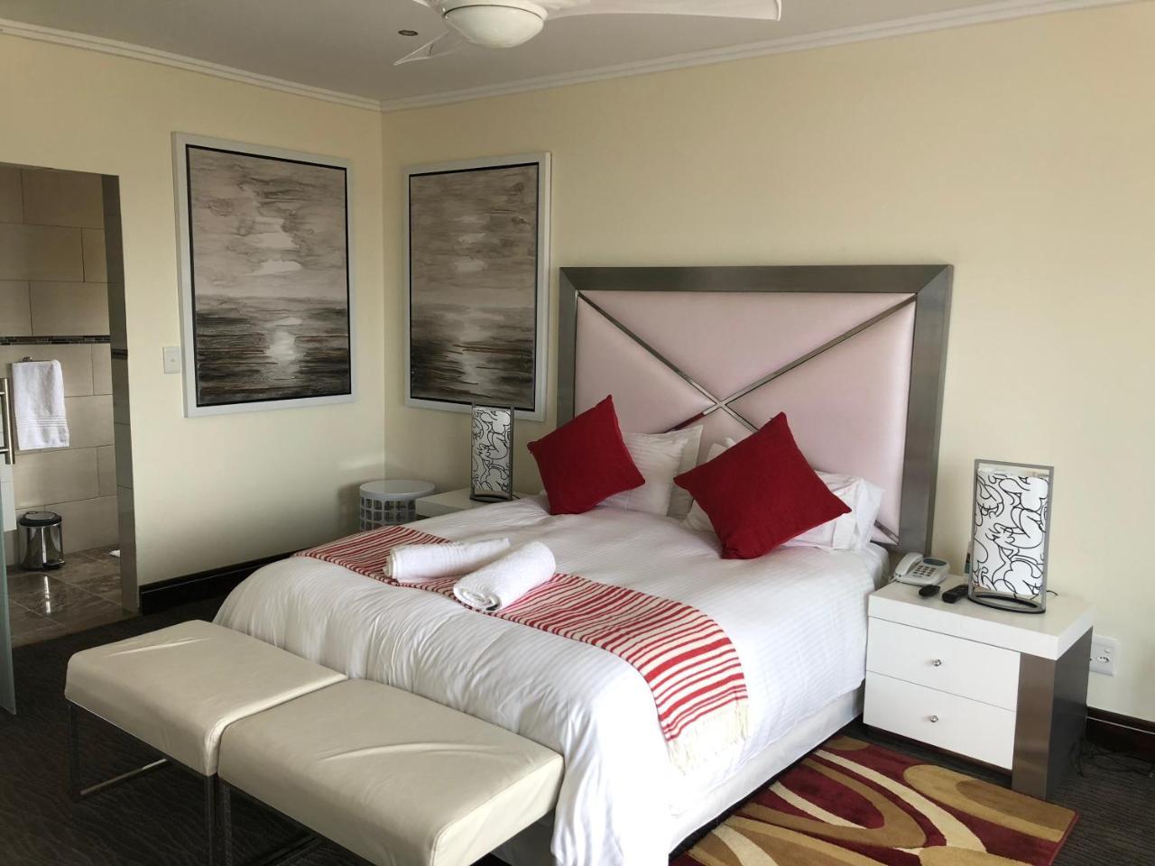 Coral Beach Bed & Breakfast Ист-Лондон Экстерьер фото
