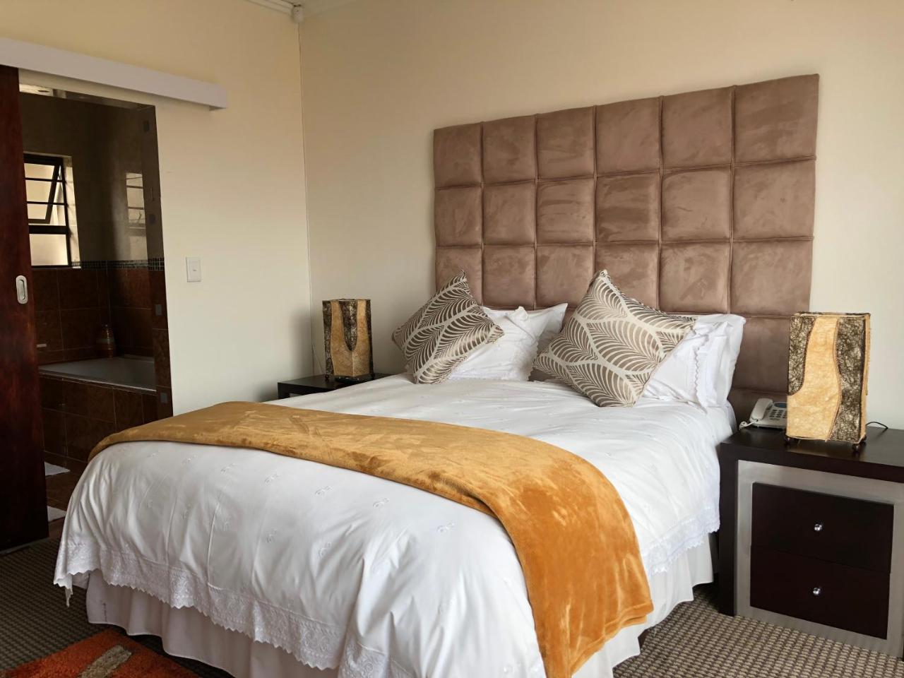 Coral Beach Bed & Breakfast Ист-Лондон Экстерьер фото